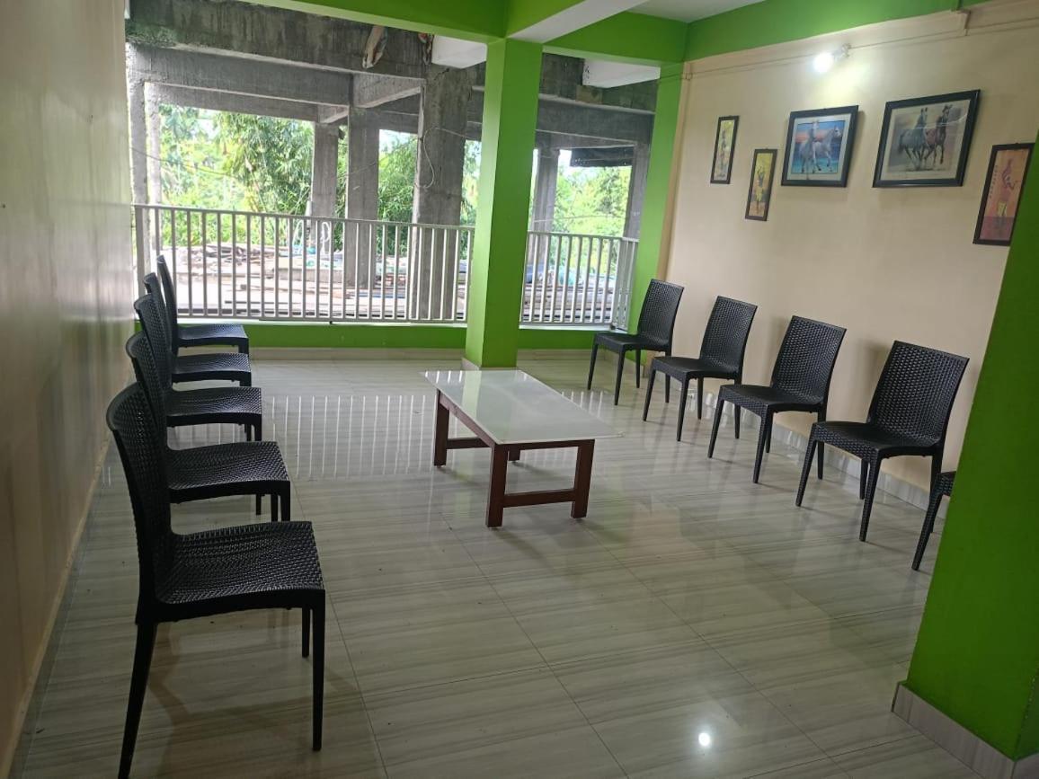 Hotel Kaziranga Holidays Buitenkant foto