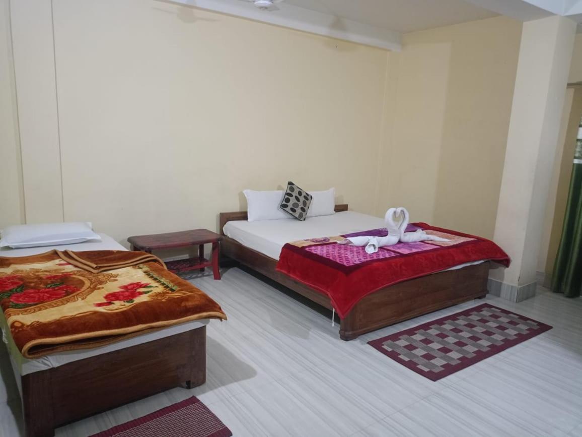 Hotel Kaziranga Holidays Buitenkant foto